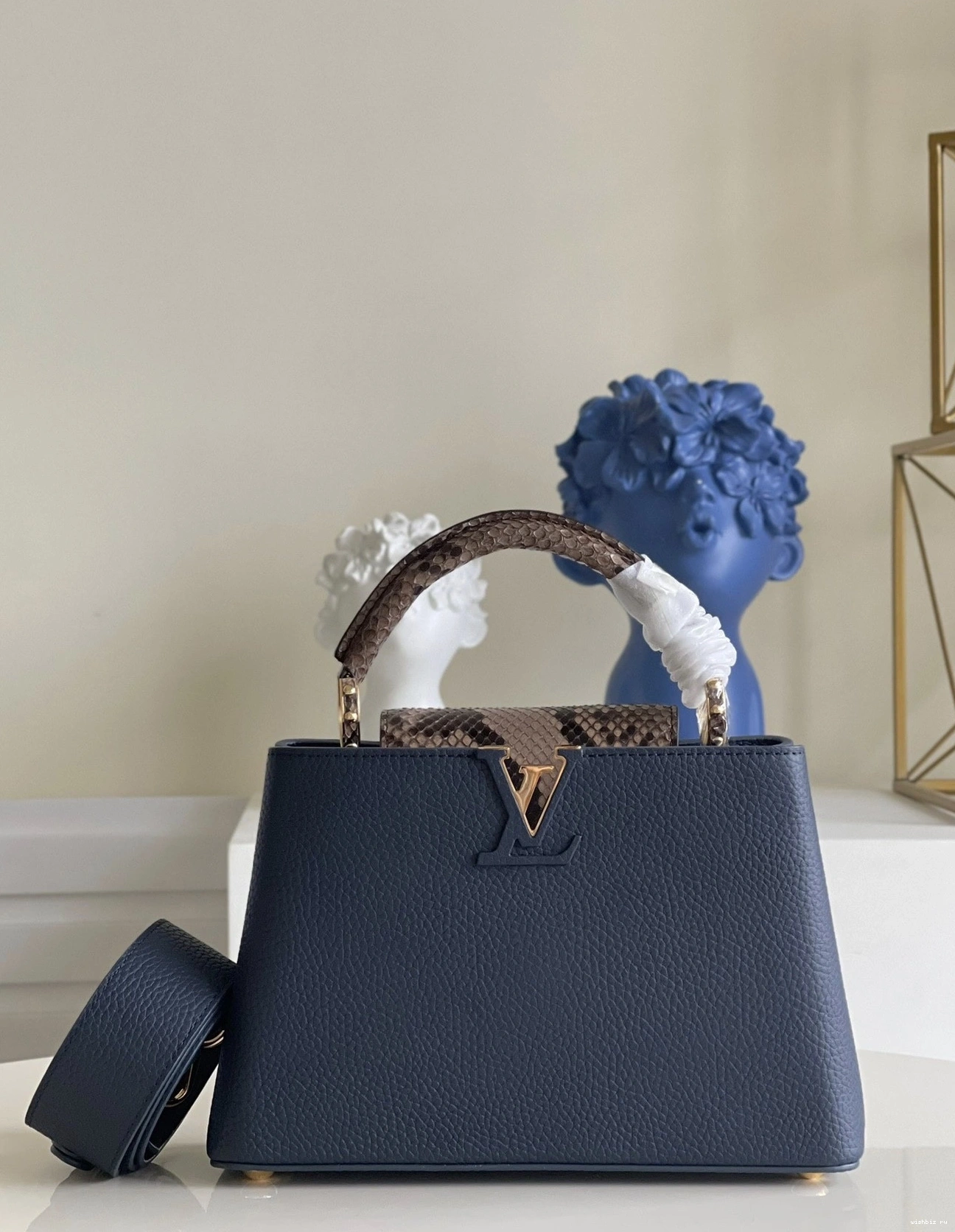 WIS BB VUITTON CAPUCINES LOUIS 1105